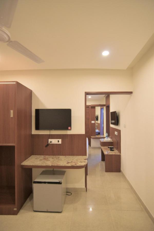 Hotel Dasya - Formerly Nice Stay The Business Hotel Бангалор Екстериор снимка